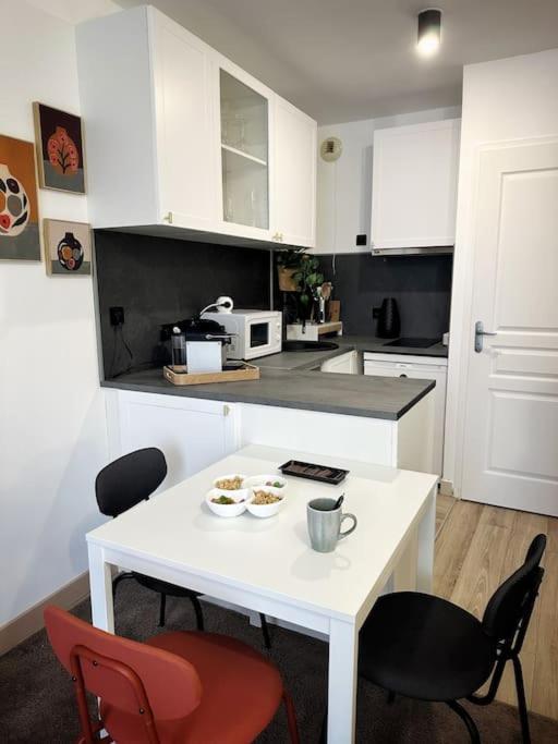 La Croix Blanche - Cosy - Place De Parking Apartment *